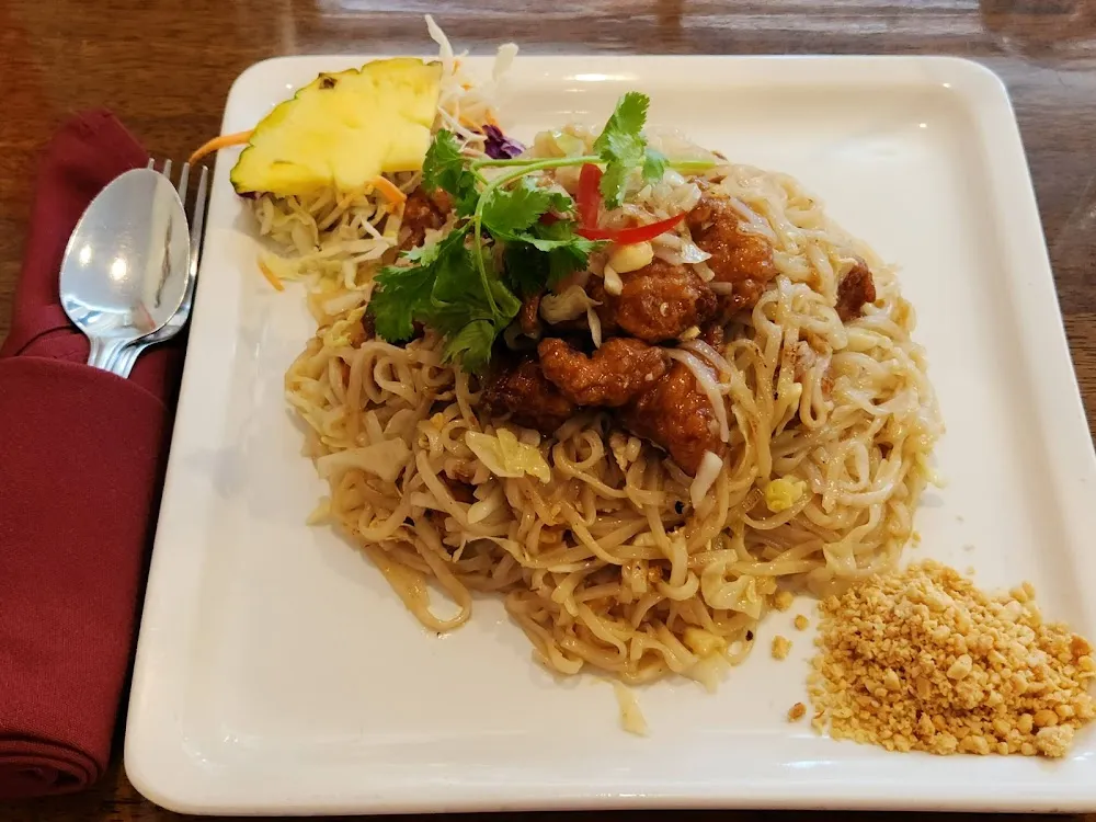 Pad Thai with Crispy Chicken